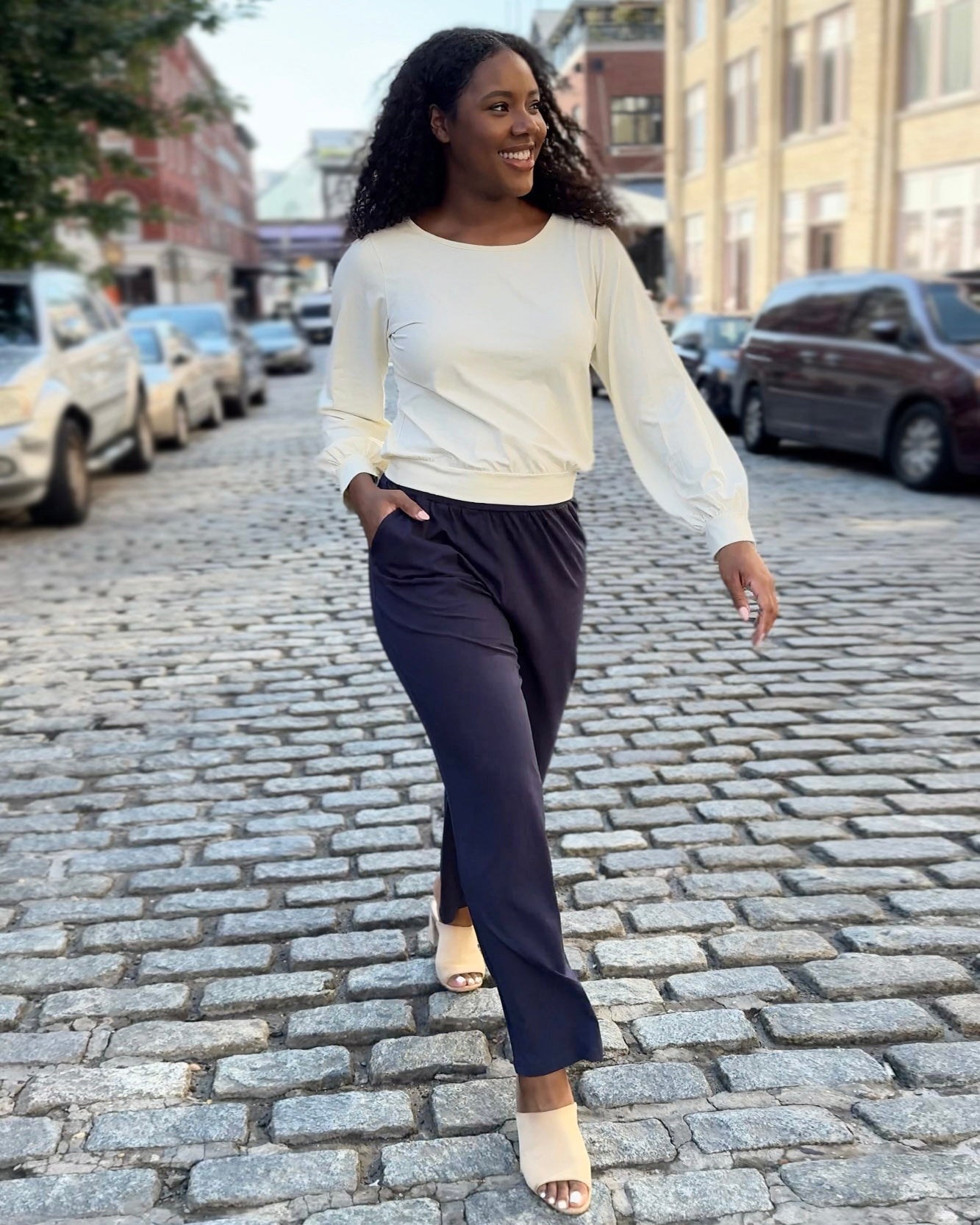 RAE high-rise pants in Navy – Elegantees