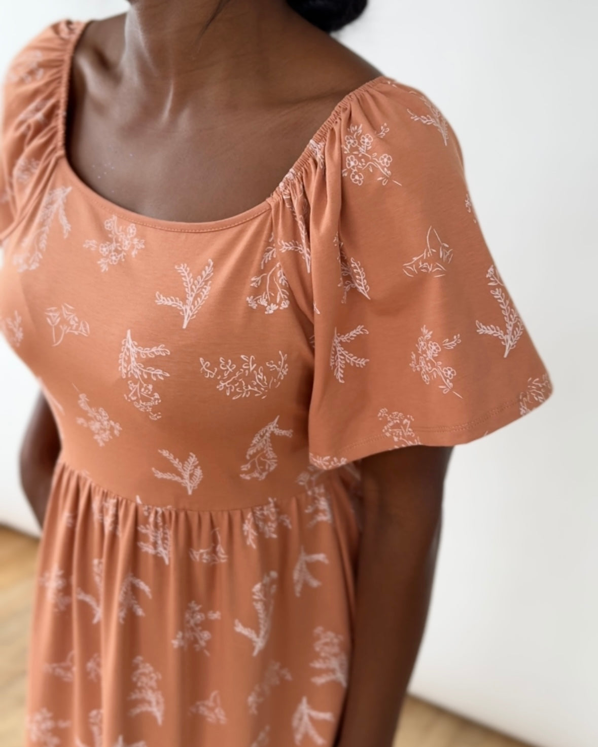 TALLY printed dress in Italian Clay/White