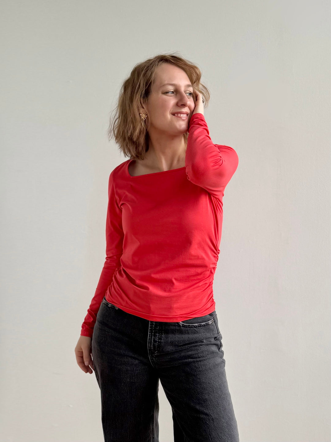 NURY ruched tee in Coral Red