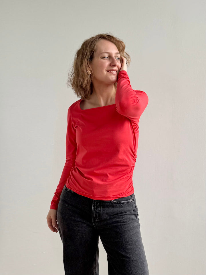 NURY ruched tee in Coral Red