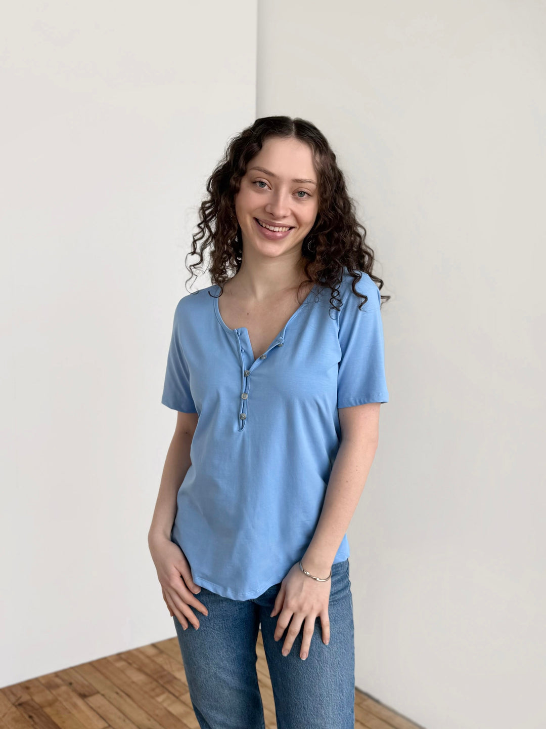 ROSA tee in Light Cornflower