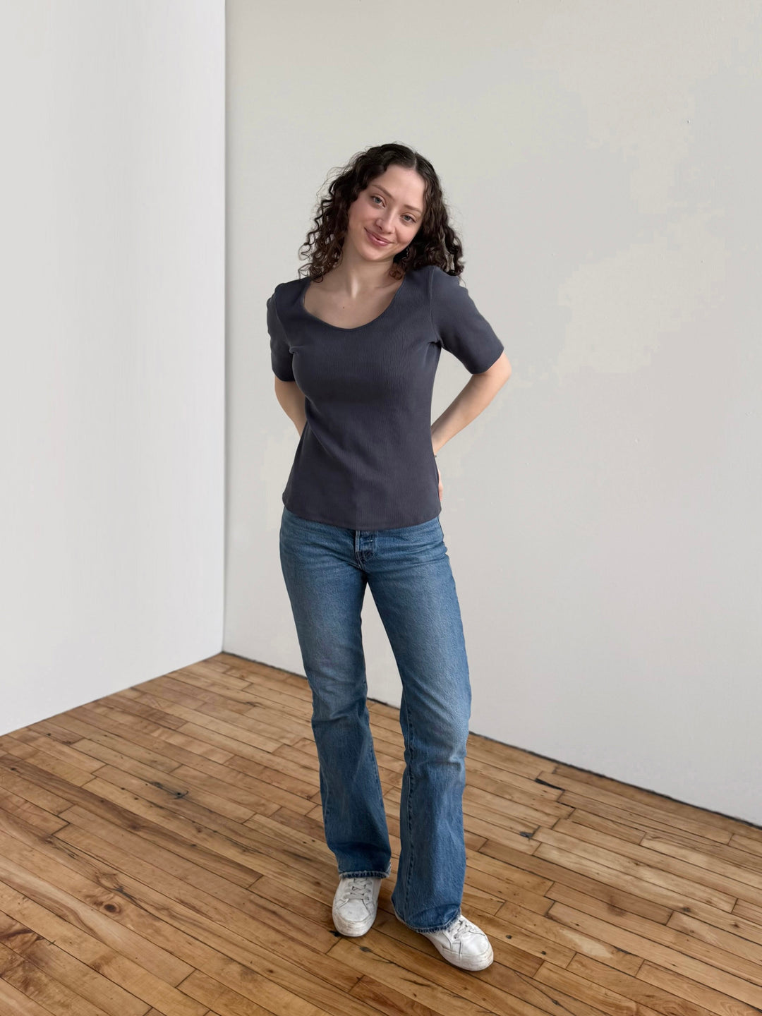 LEONOR rib-knit tee in Blue Storm