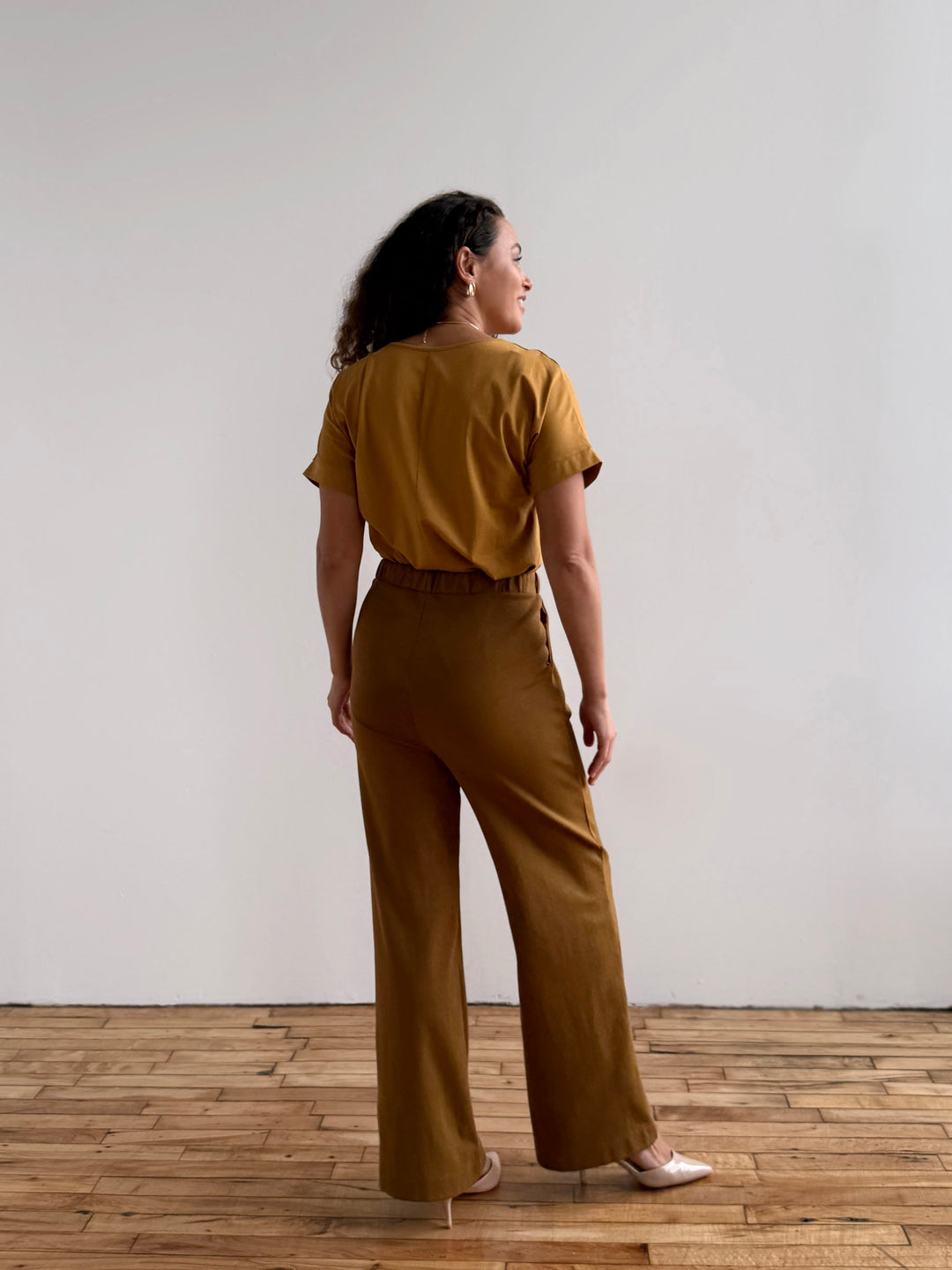 CAELYN tee in Light Amber