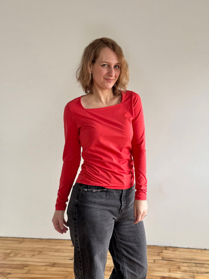 NURY ruched tee in Coral Red