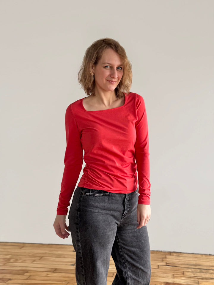 NURY ruched tee in Coral Red