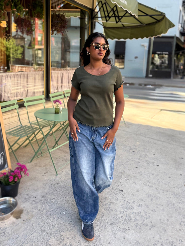 KELSIE tee in Olive Shadow