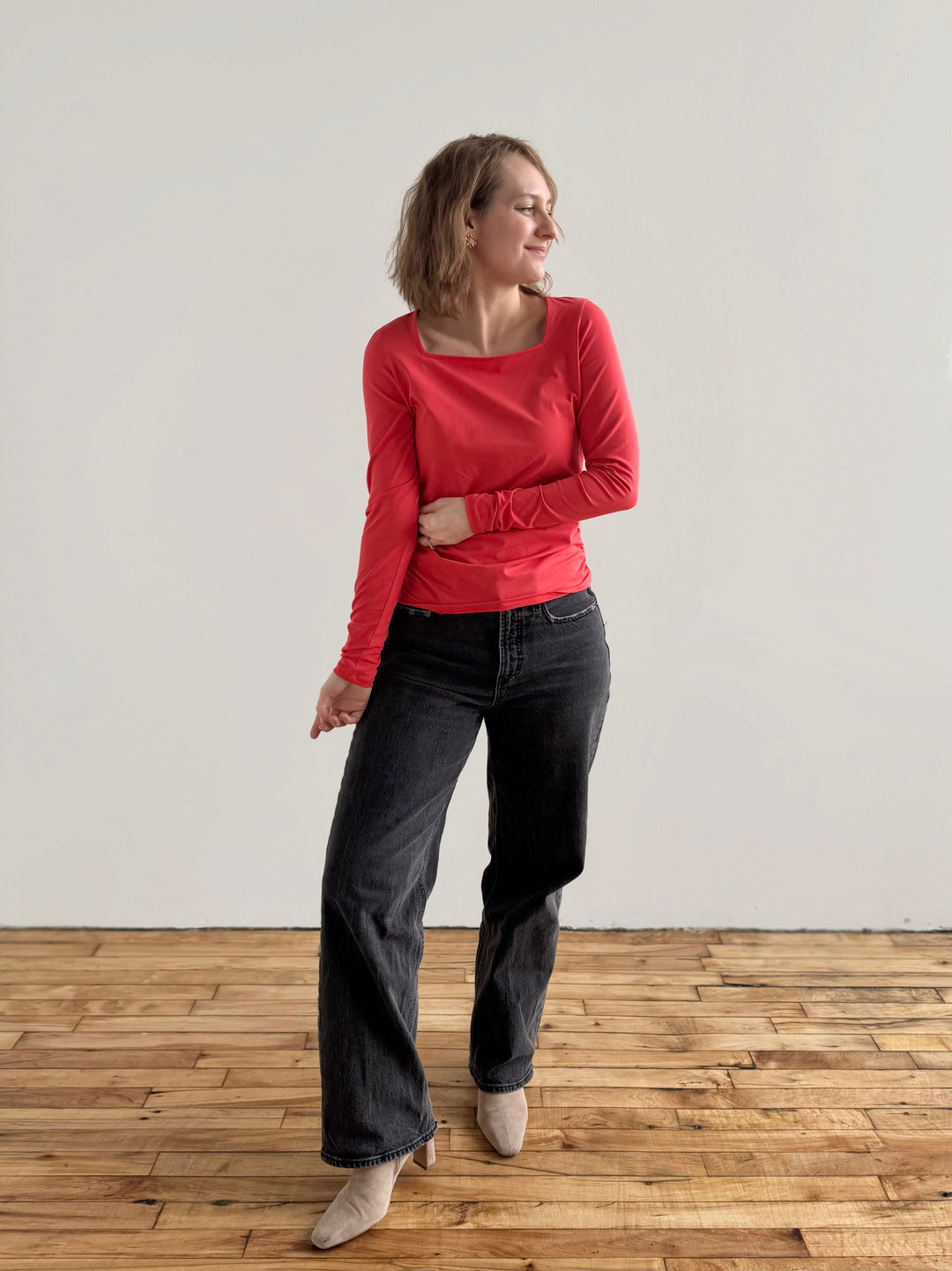 NURY ruched tee in Coral Red