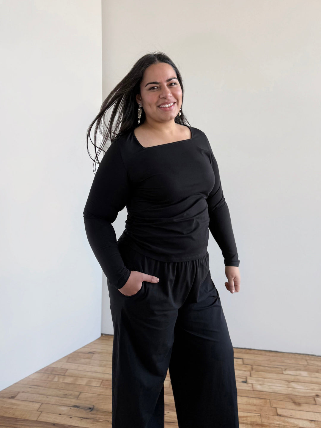 NURY ruched tee in Black