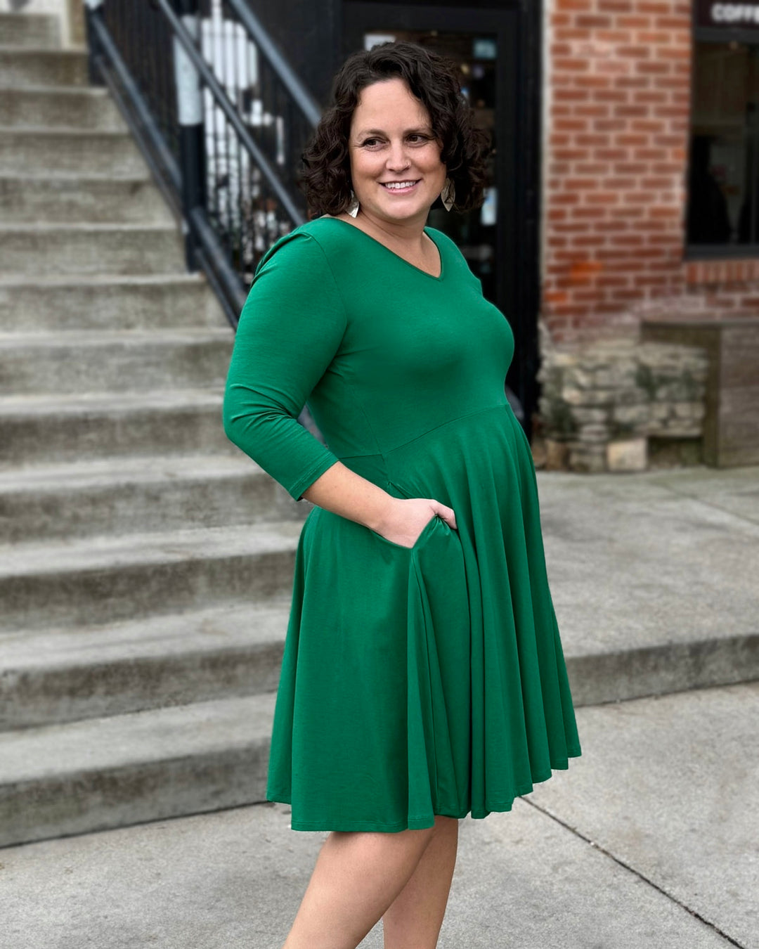 LOUISE dress in Rich Emerald Elegantees LOUISE dress in Rich Emerald Elegantees