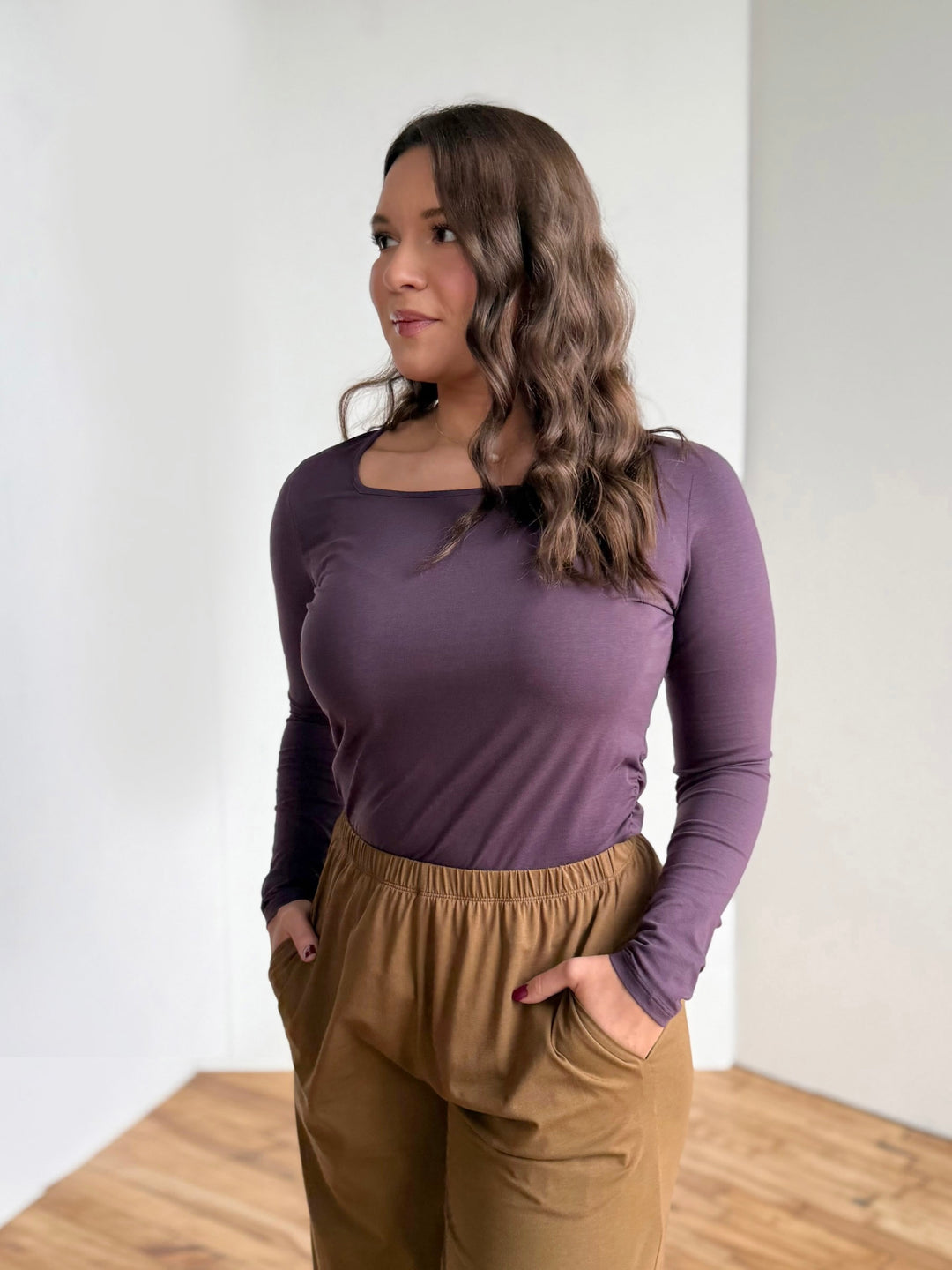 NURY ruched tee in Plum