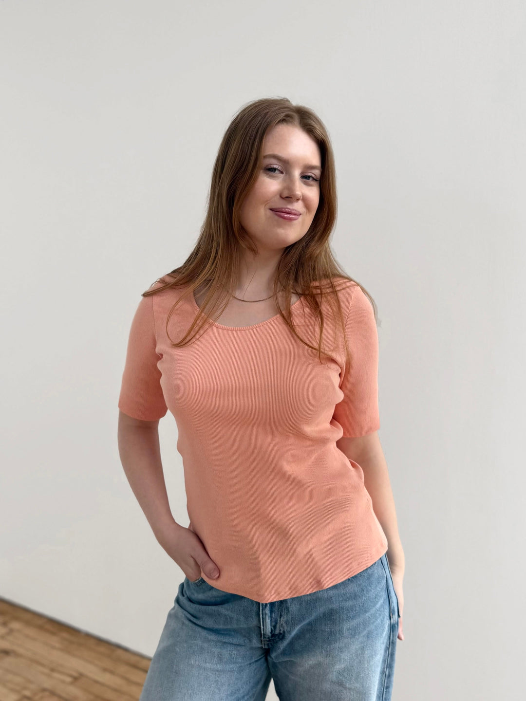 LEONOR rib-knit tee in Light Coral