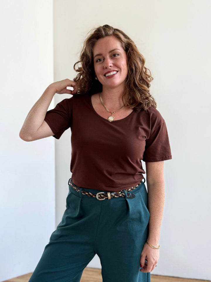 KIM tee in Burnt Cedar