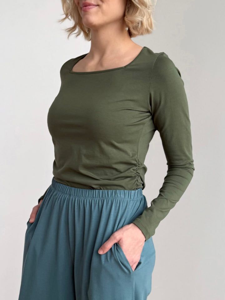 NURY ruched tee in Meadow Green