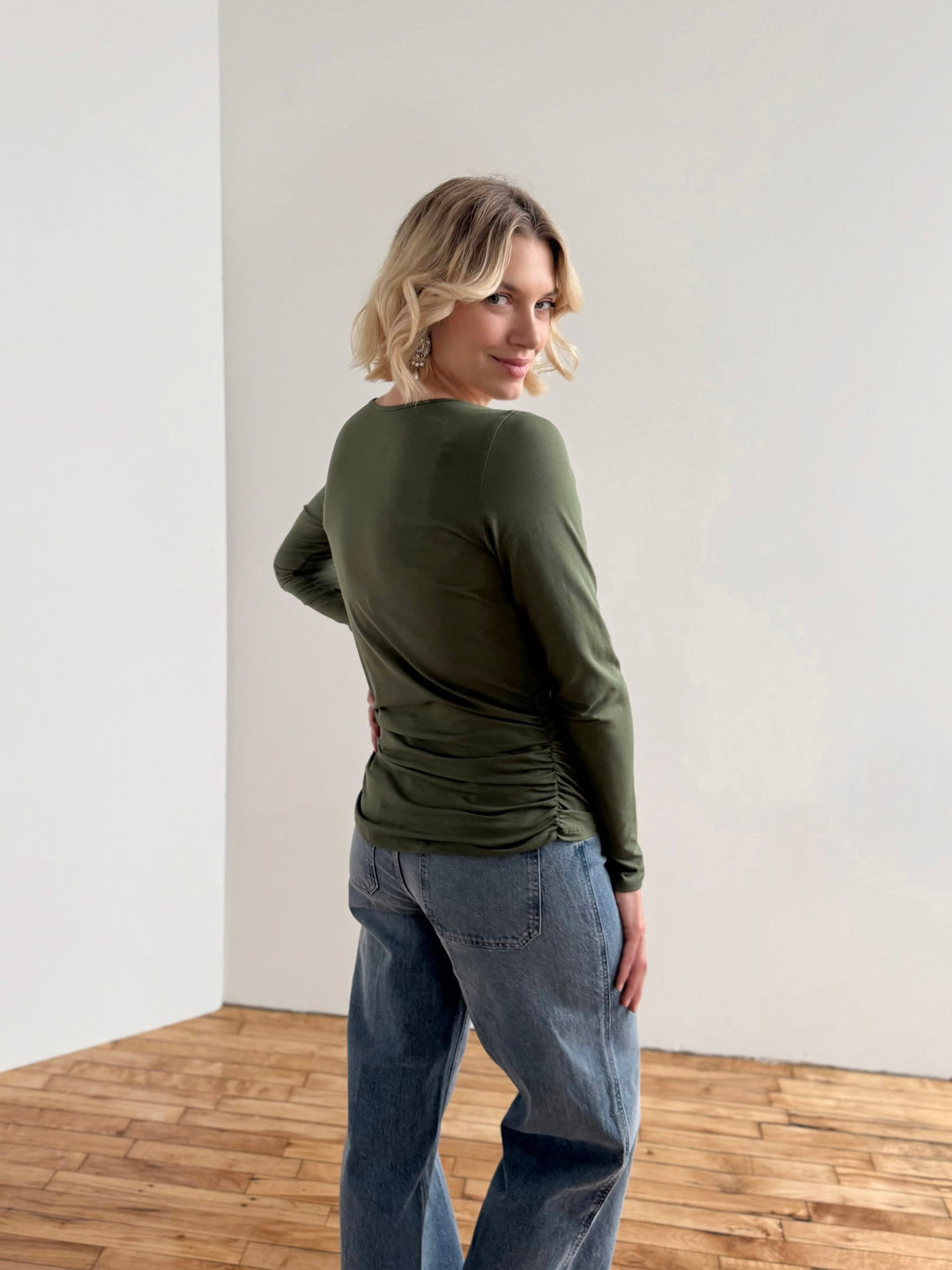 NURY ruched tee in Meadow Green