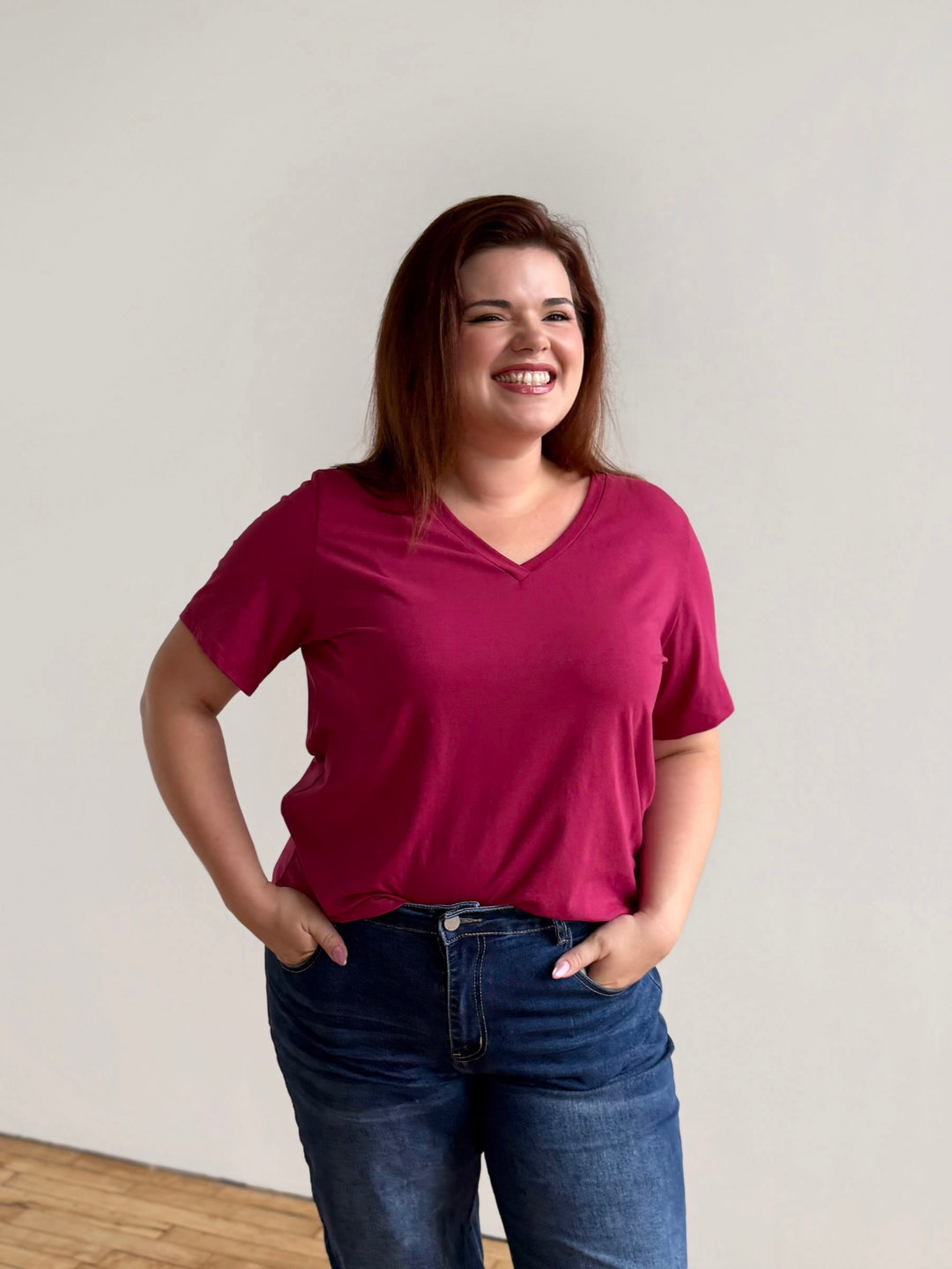 MAURA tee in Pomegranate