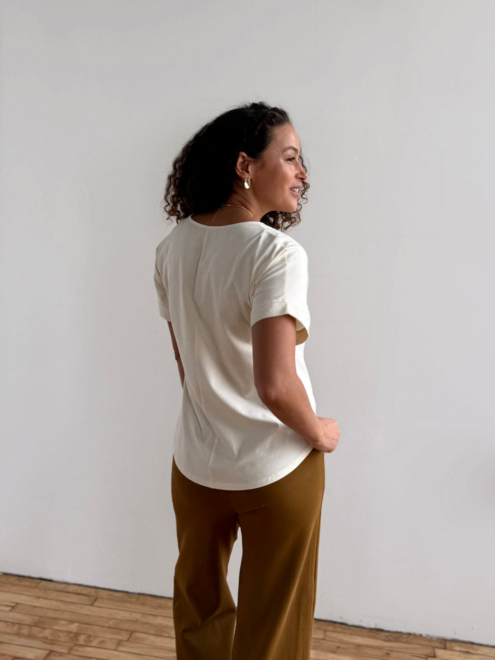 CAELYN tee in Chalk