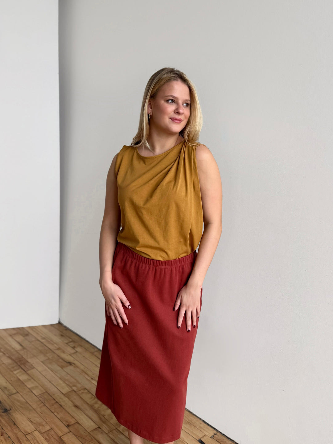DANIELLE heavy-knit skirt in Red Amber