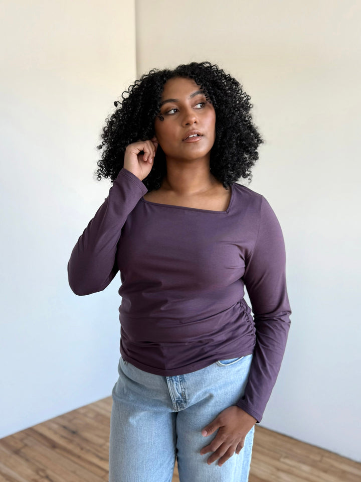 NURY ruched tee in Plum