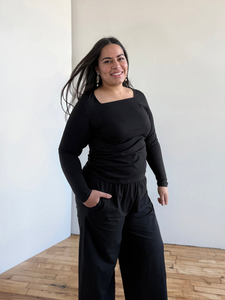 NURY ruched tee in Black