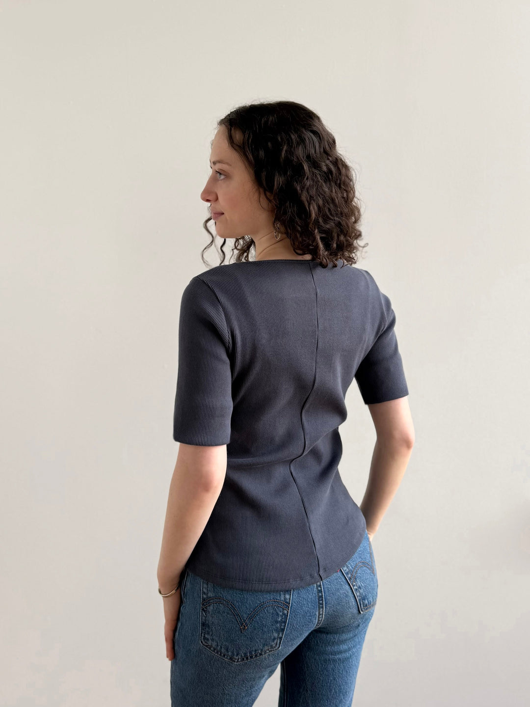 LEONOR rib-knit tee in Blue Storm