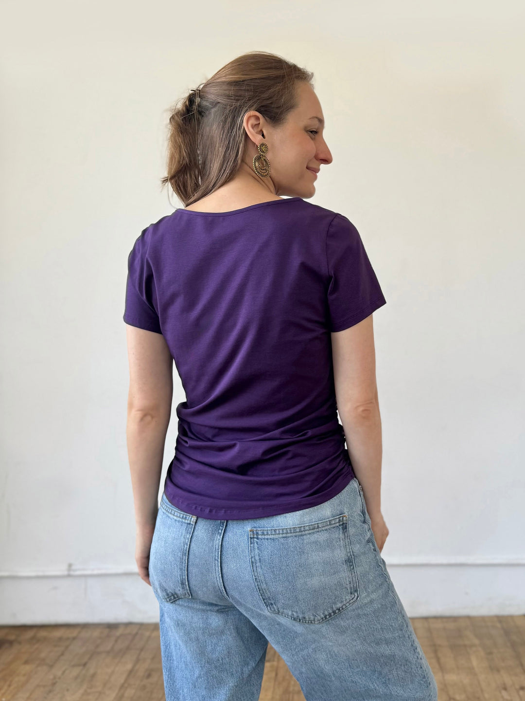 JANEY ruched tee in Midnight Dahlia