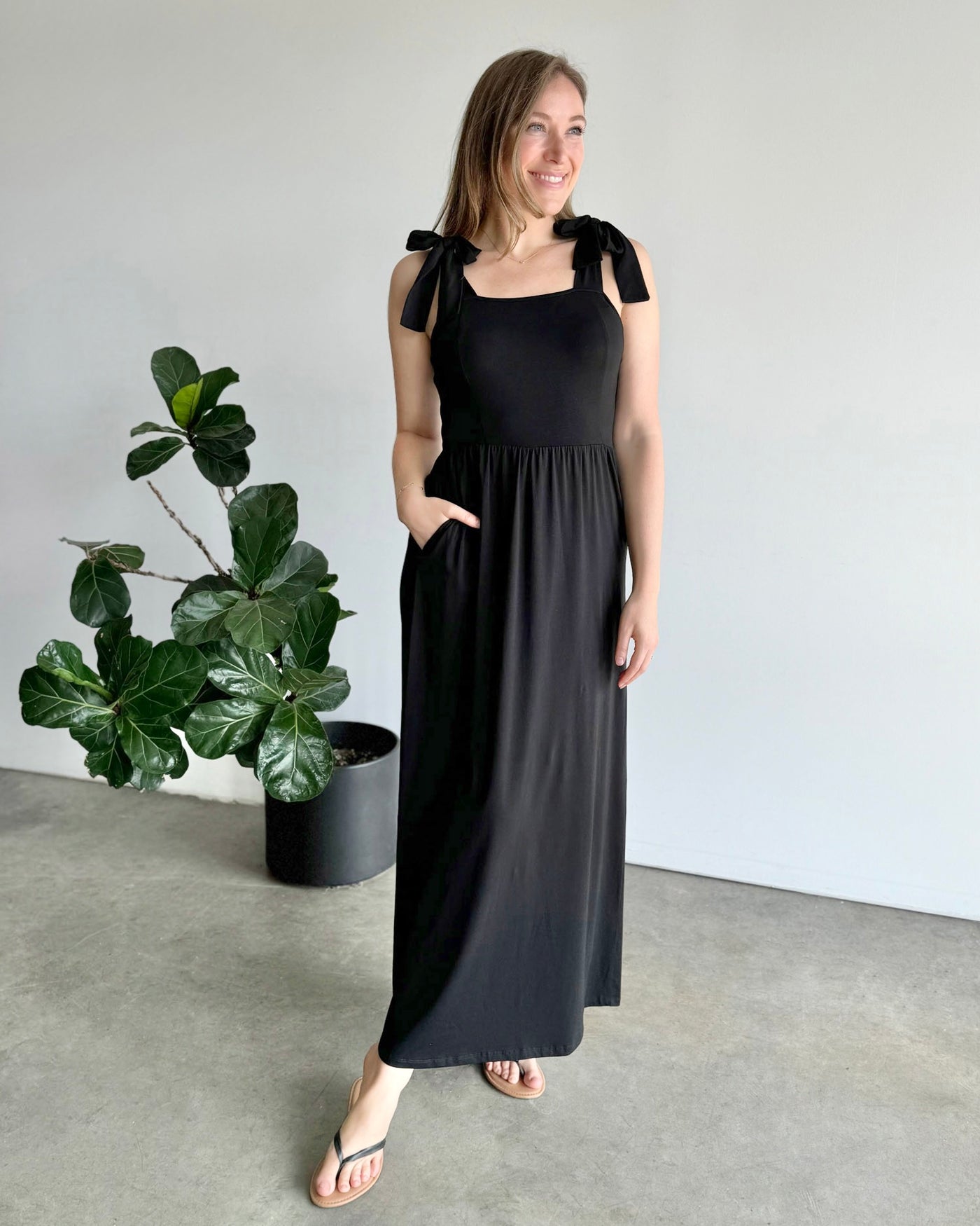 VERONA dress in Black