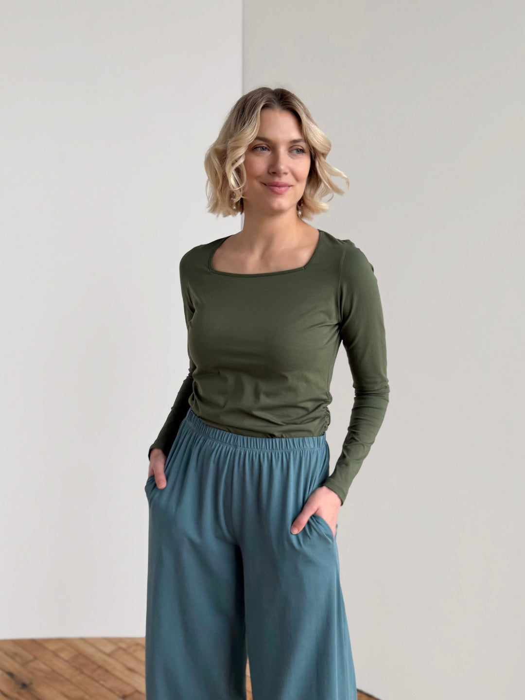 NURY ruched tee in Meadow Green
