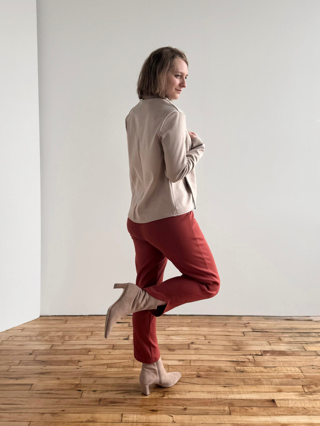 SOPHIA tulip hem pants in Red Amber