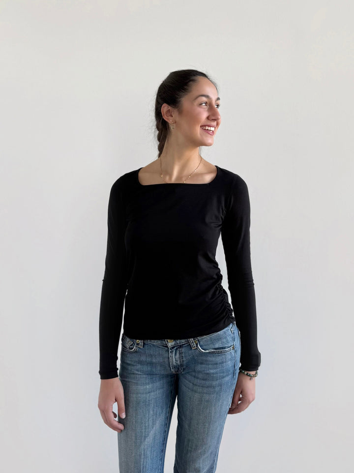 NURY ruched tee in Black