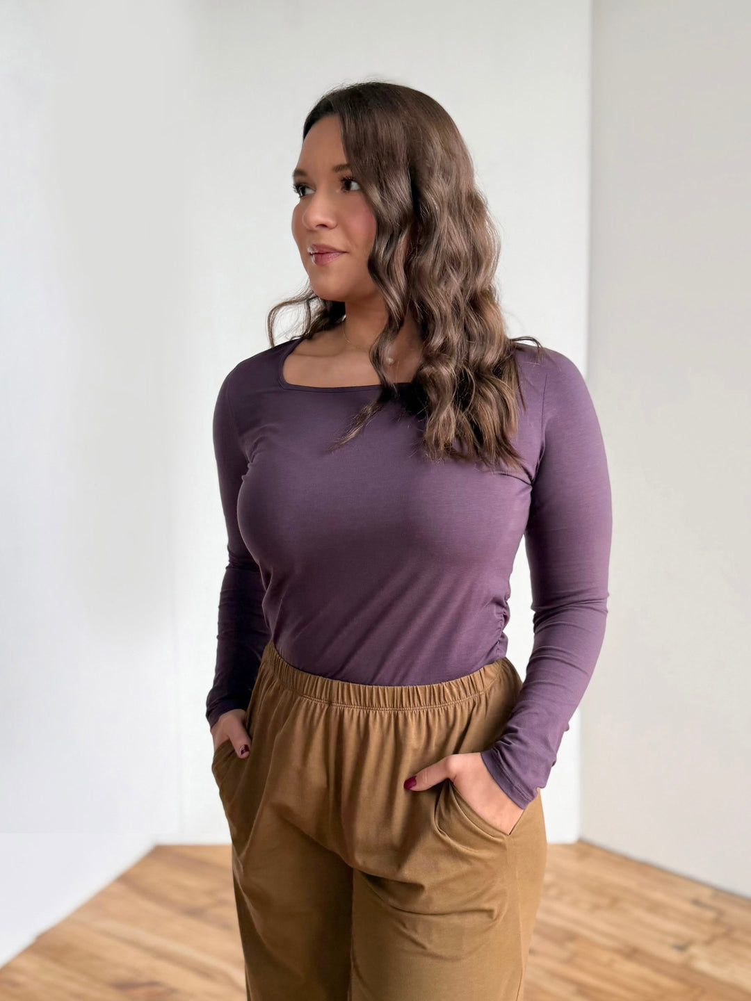 NURY ruched tee in Plum