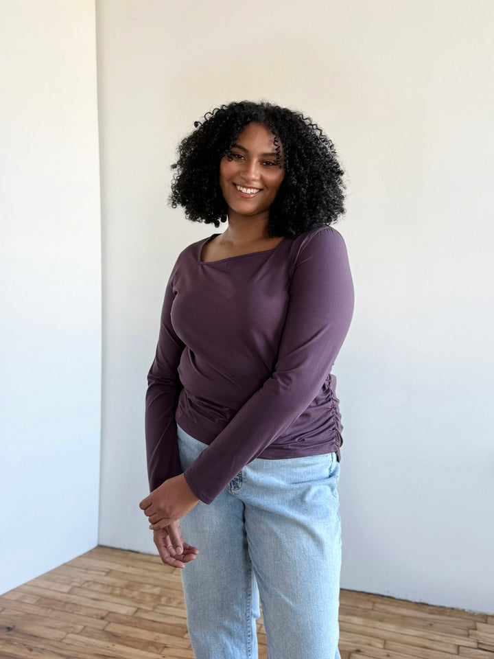 NURY ruched tee in Plum