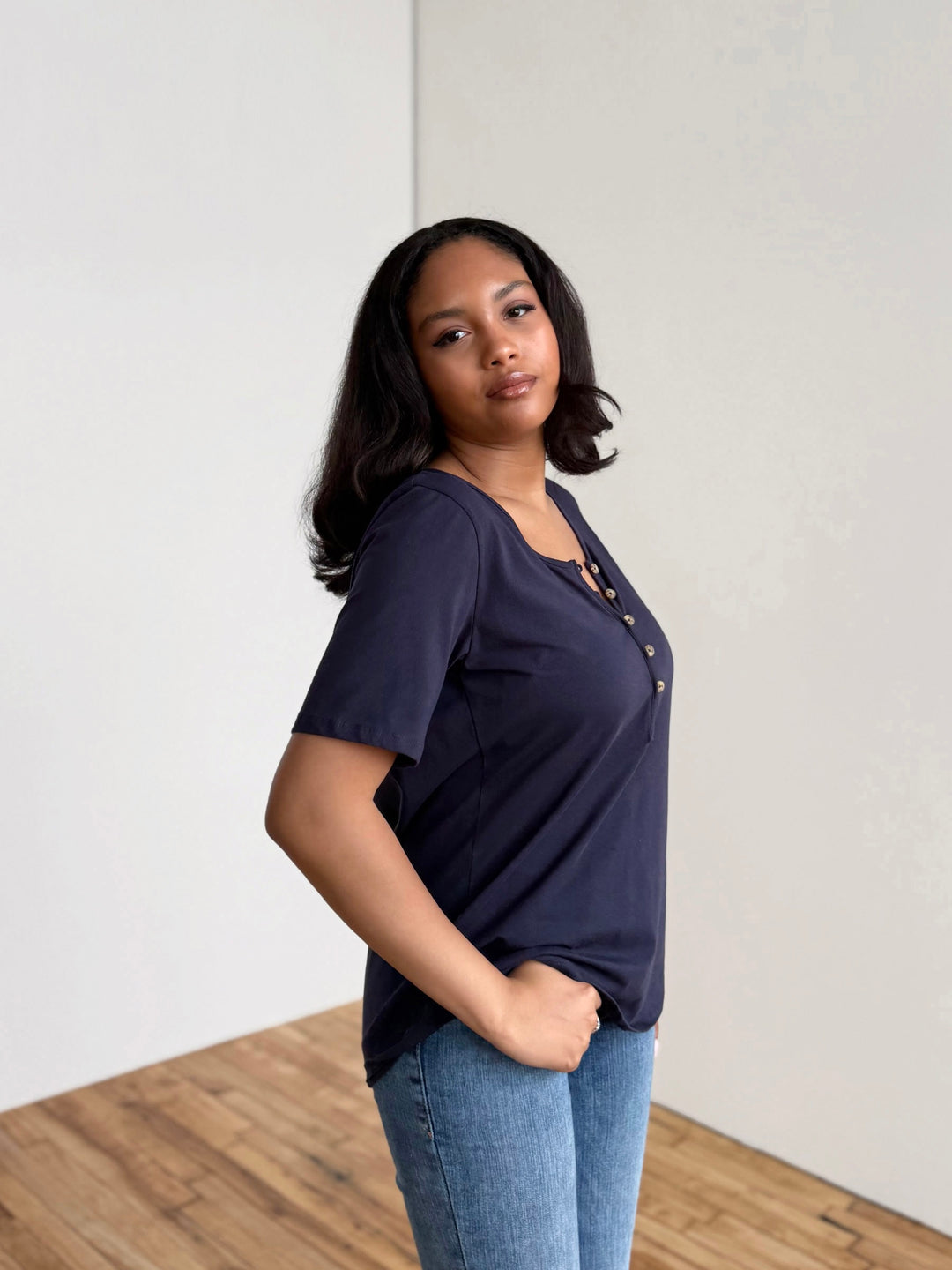 ROSA tee in Navy