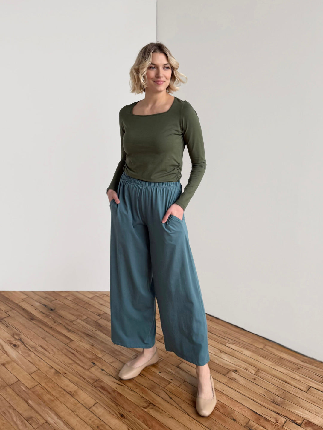 NURY ruched tee in Meadow Green