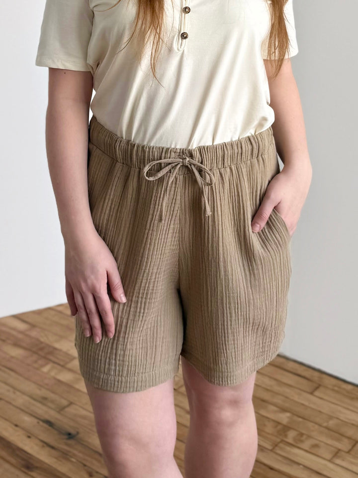 MADRID gauze shorts in Sandy Tan