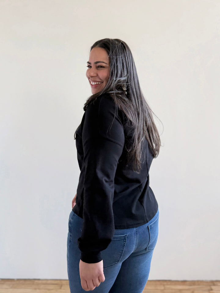 AKARI top in Black