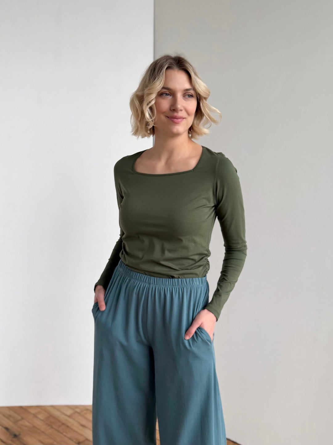 NURY ruched tee in Meadow Green
