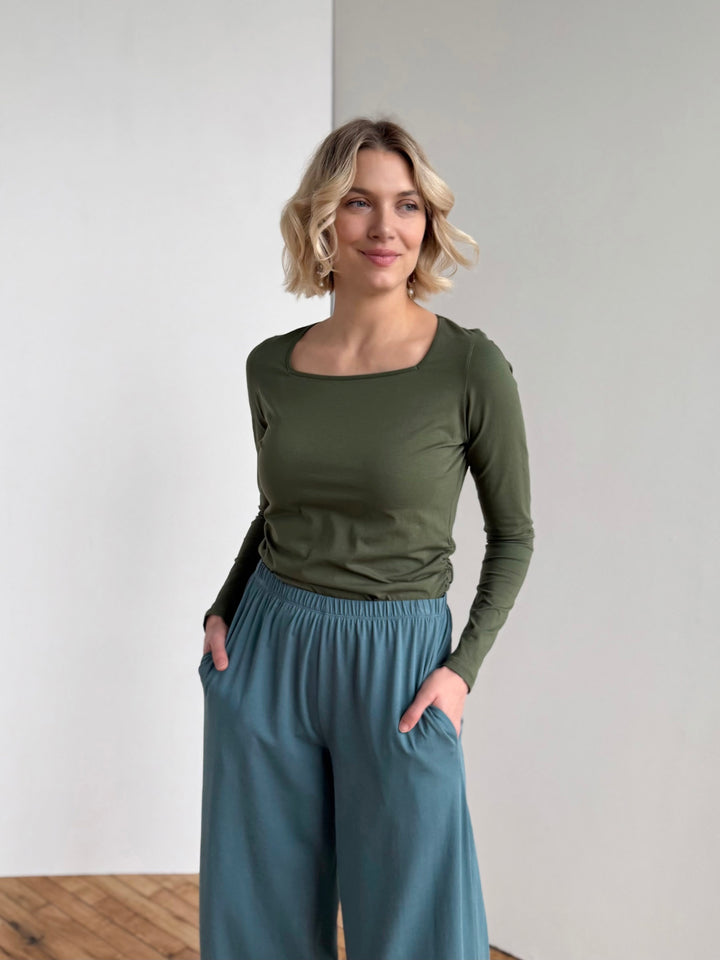 NURY ruched tee in Meadow Green