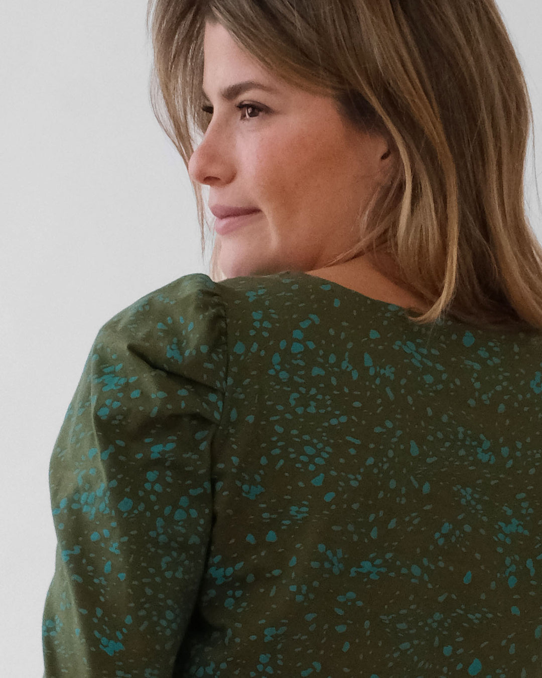 ATHENA printed top in Olive/Teal