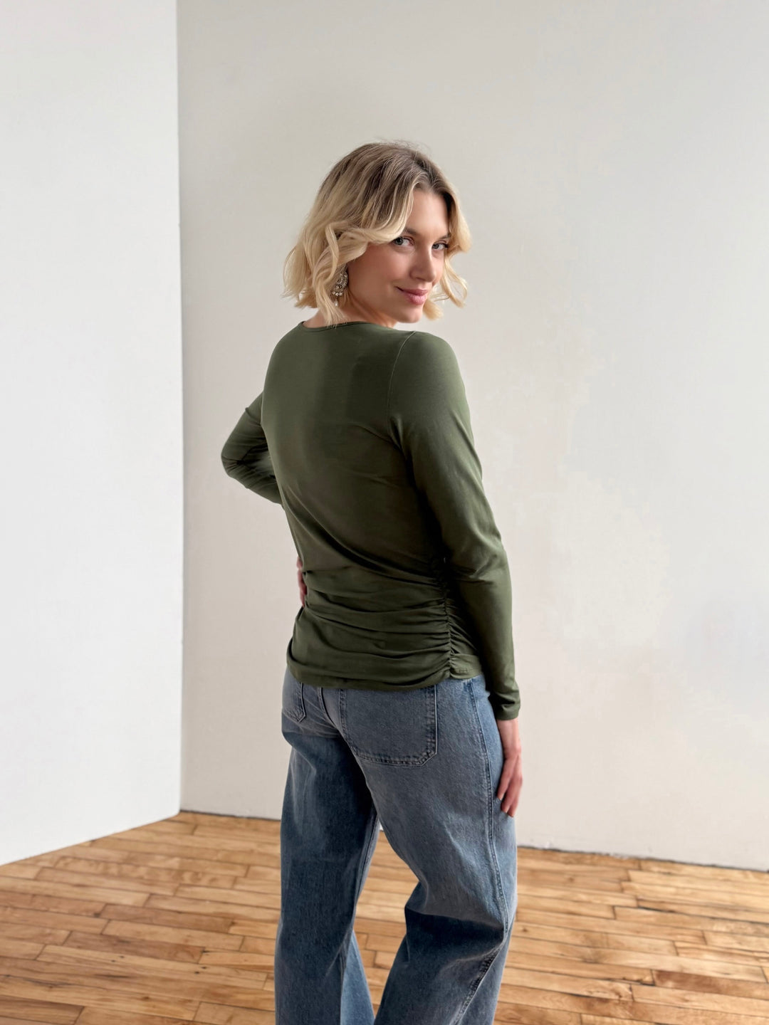 NURY ruched tee in Meadow Green