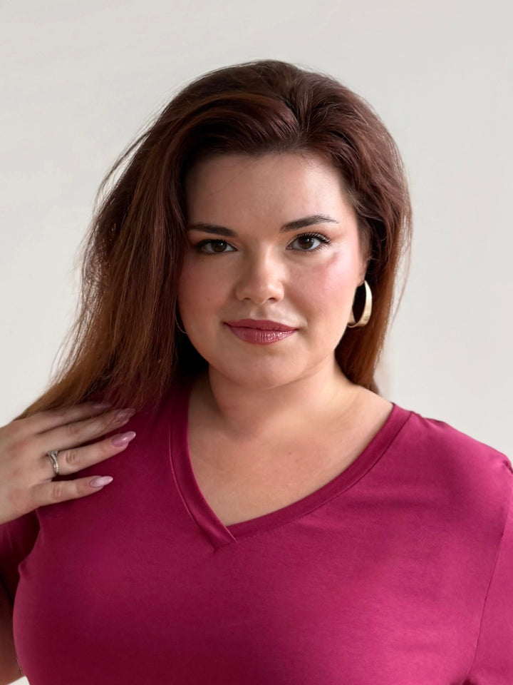 MAURA tee in Pomegranate