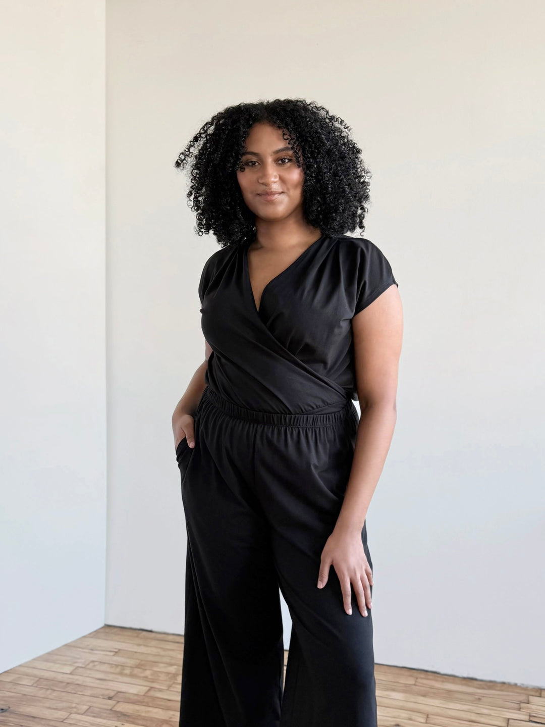 JOLIE top in Black