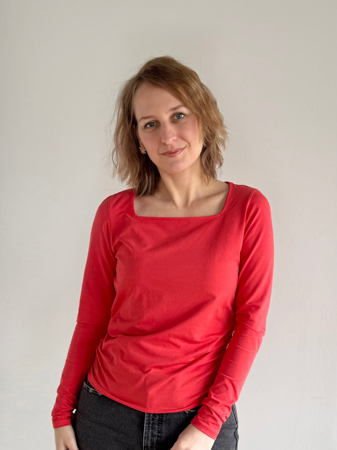 NURY ruched tee in Coral Red