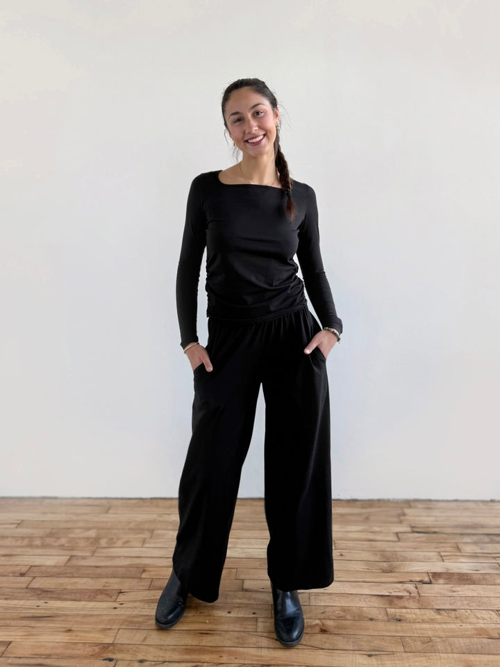 NURY ruched tee in Black