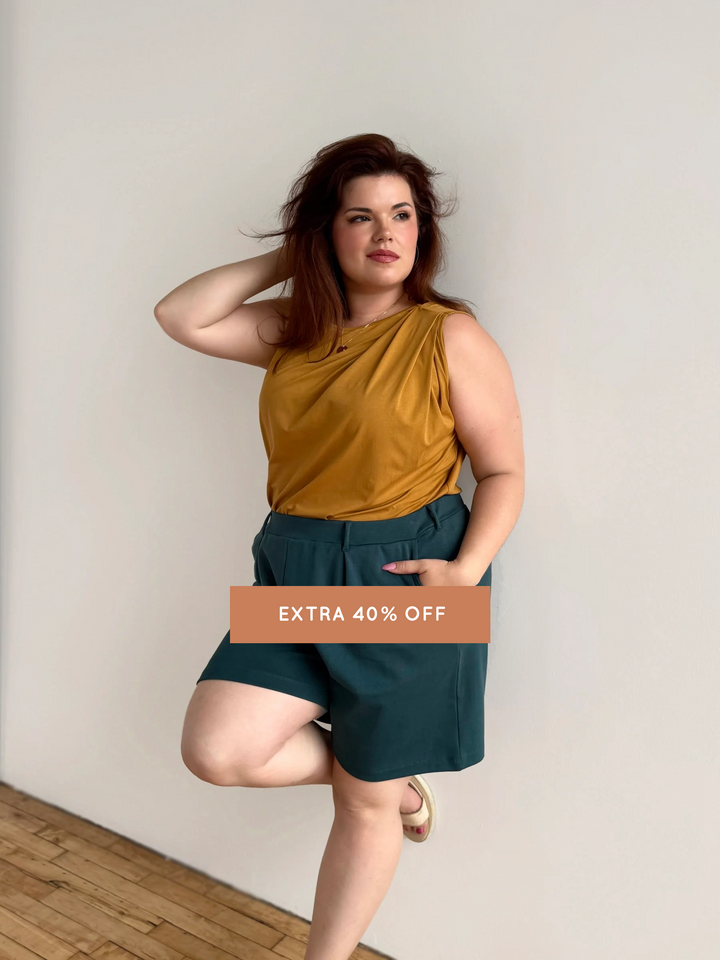 AVERIE heavy knit shorts in Deep Sea