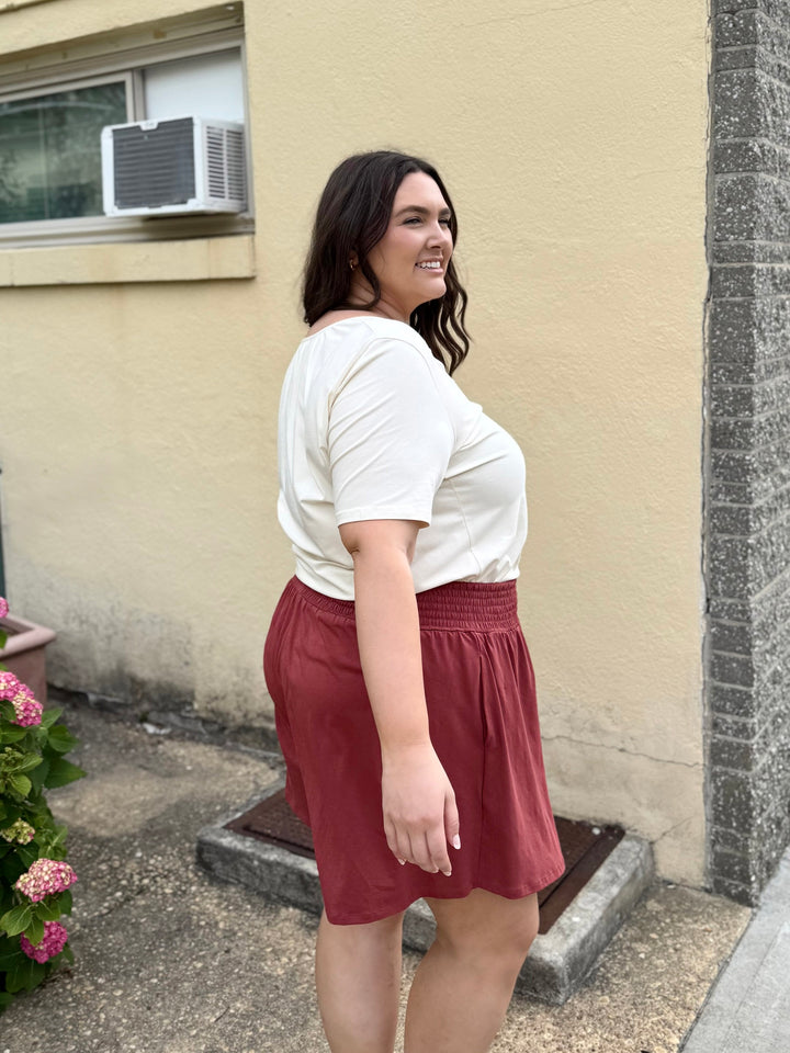 CORINNE skort in Earthy Red