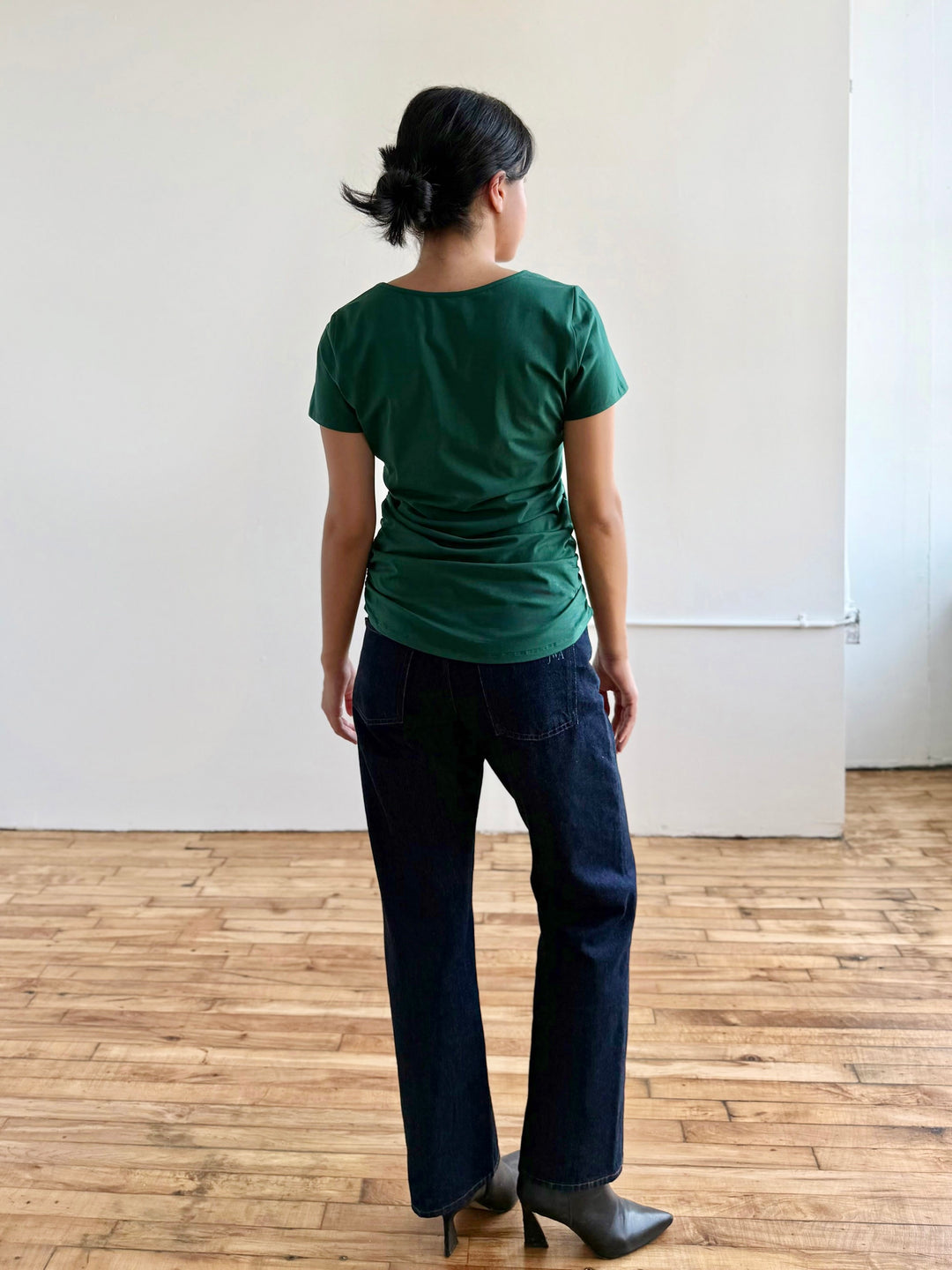 JANEY ruched tee in Dark Green