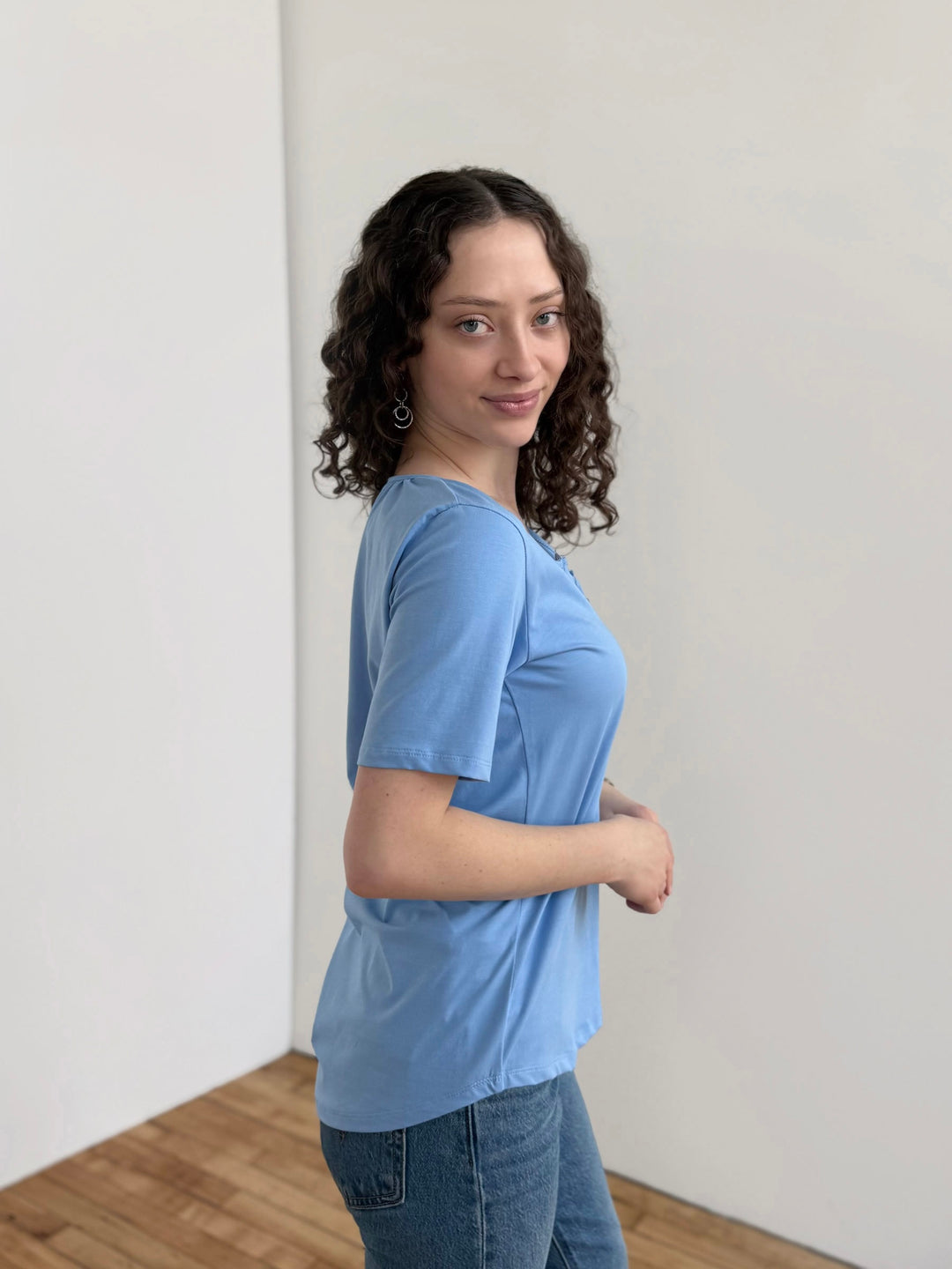 ROSA tee in Light Cornflower