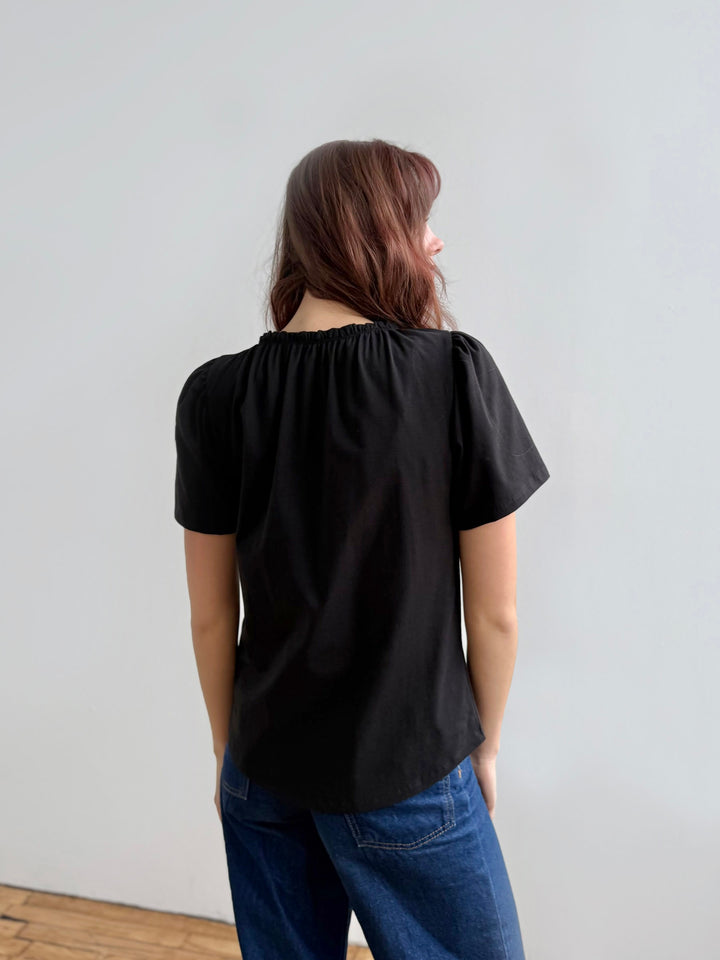 LARA tee in Black
