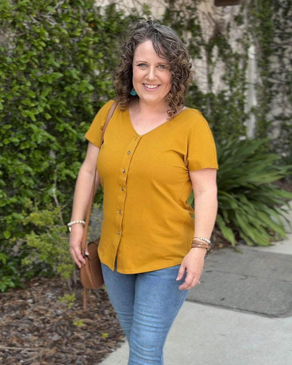 DELLA button top in Mustard