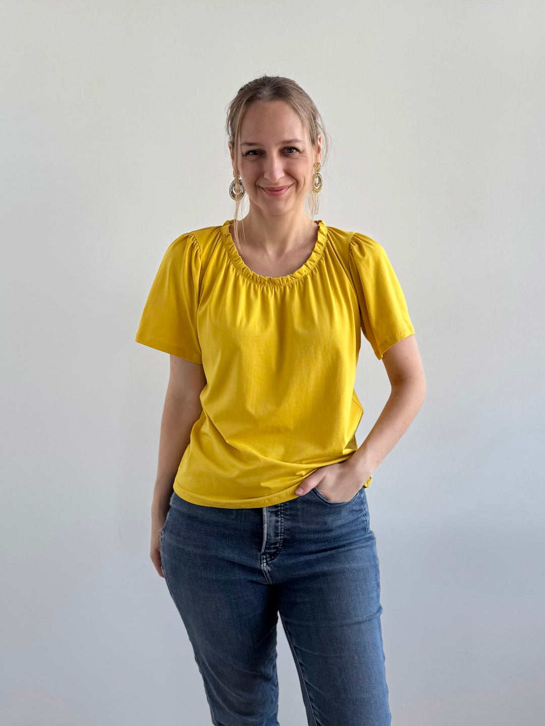 LARA tee in Sunflower